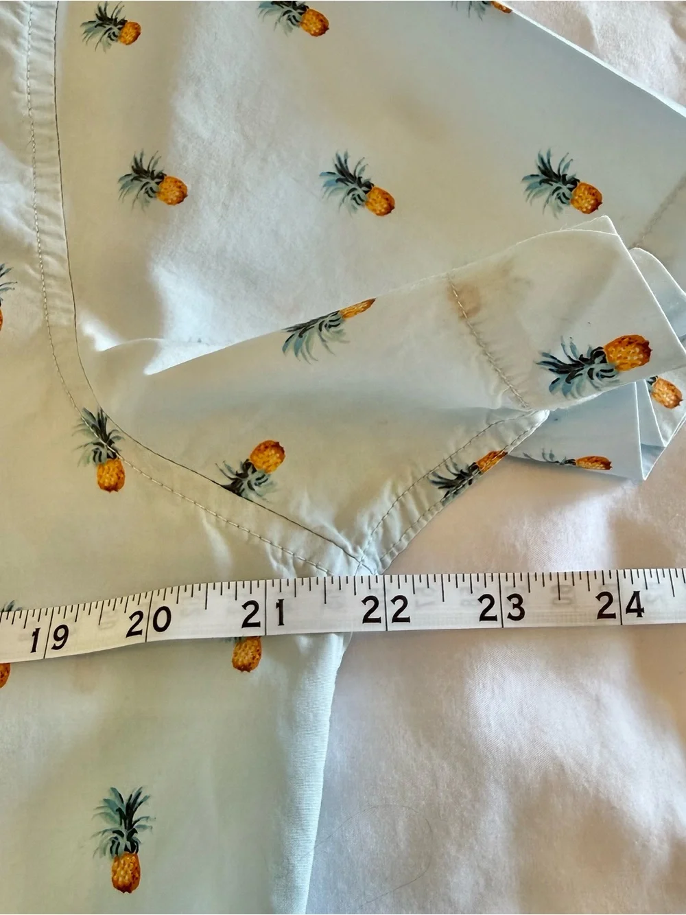 Pineapples! Banana Republic Men’s Size M Light Blue 100% Cotton Short Sleeve